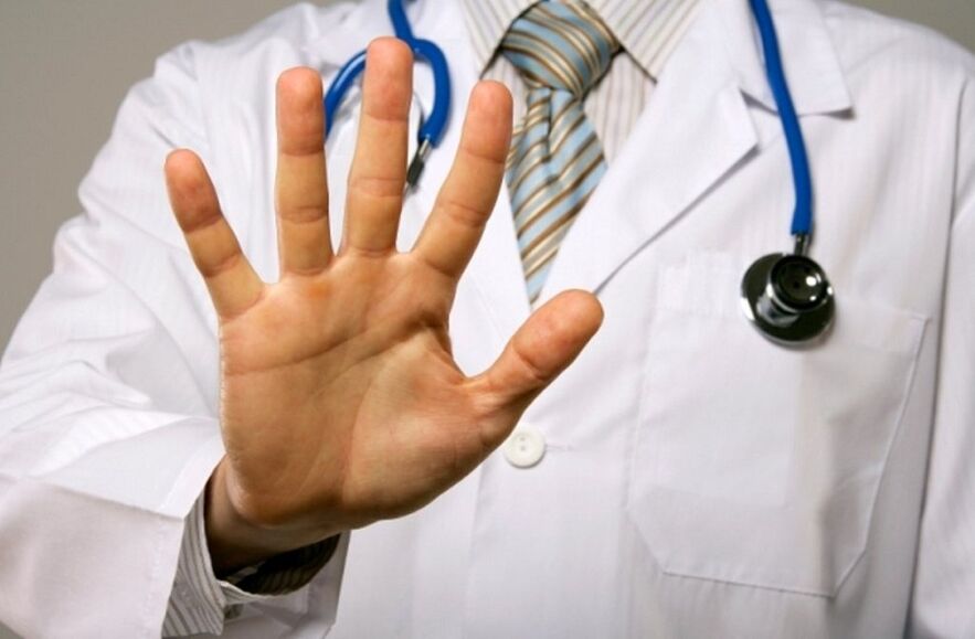 El médico da contraindicaciones para el uso de hierbas para potenciar.